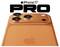 "Apple iPhone 17 Pro" über einer Nahaufnahme der orangefarbenen Rückseite des Telefons, die drei Kameraobjektive und das Apple-Logo hervorhebt.