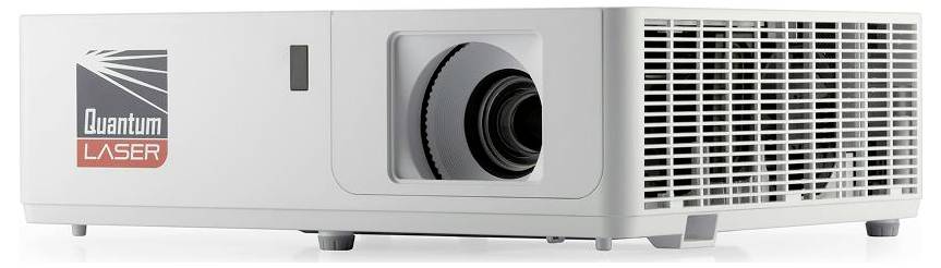 Ein weißer Projektor mit der Beschriftung "Quantum Laser", der sich auf seine Linse und die Lüftungsschlitze an der Seite konzentriert, und für Präsentationen konzipiert ist.
