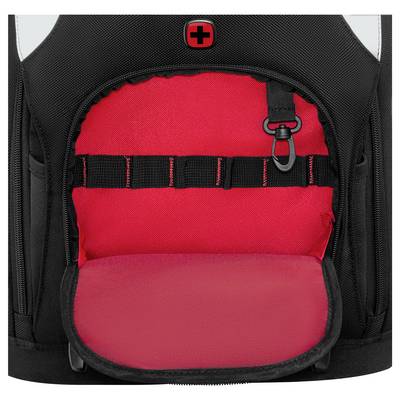 Ein schwarzer Rucksack mit rotem Innenfutter ist geöffnet und zeigt ein Schweizer Symbol auf der Oberseite sowie schwarze Innengurte zur Organisation.