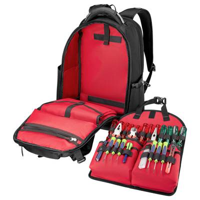 Ein schwarzer und roter Rucksack, der speziell für die Werkzeugaufbewahrung entwickelt wurde, ist vollständig geöffnet und zeigt mehrere Taschen mit verschiedenen Handwerkzeugen, die darin organisiert sind.