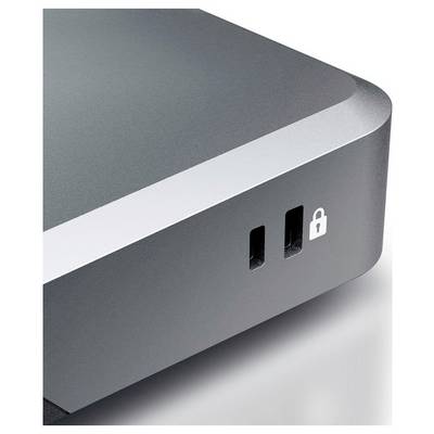 Nahaufnahme einer Metallgeräte-Ecke mit zwei USB-Anschlüssen und einem Schlosssymbol, das Sicherheitsmerkmale andeutet.