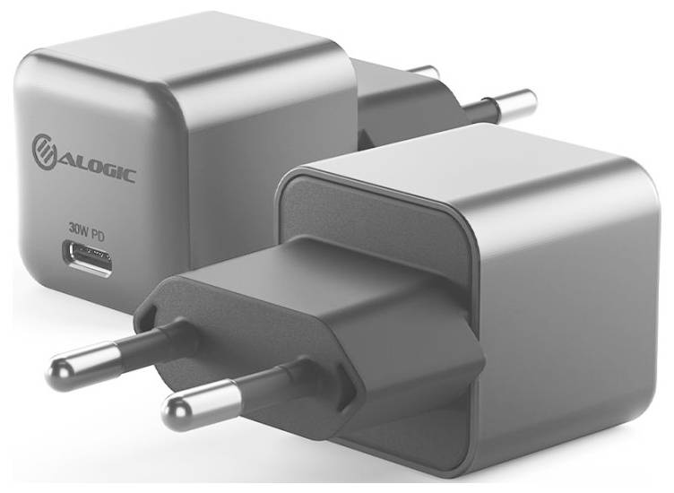 Zwei kompakte graue USB-Ladegeräte mit 30W PD-Fähigkeit und europäischen Steckern werden gezeigt, eines von vorne und das andere aus einem Winkel.