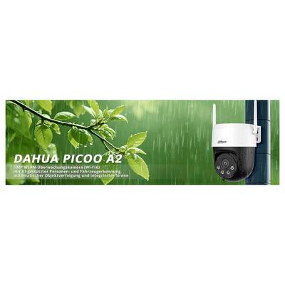 Outdoor-Überwachungskamera auf einem Mast inmitten von Grünpflanzen mit Regentropfen. Text: 'Dahua Picoo A2', mit Hervorhebung der 5MP-WLAN-Funktionen.