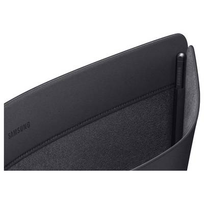 Ein schwarzer Stift passt perfekt in einen Halter innerhalb eines schwarzen Gehäuses, wobei das Wort „Samsung" schwach auf der Außenseite des Gehäuses zu sehen ist.