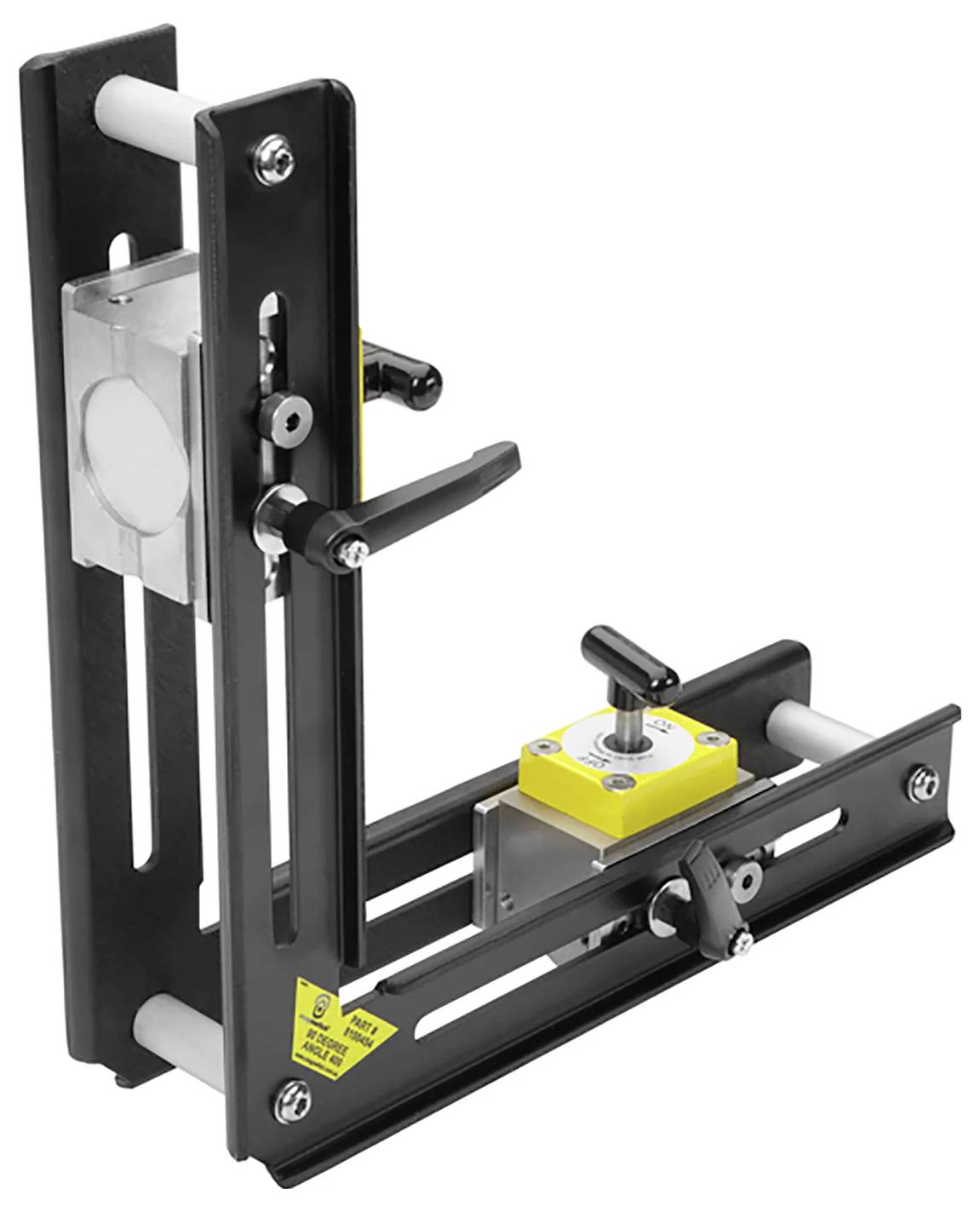 Eine schwarz-silberne, verstellbare Halterung mit einem gelben Verschließmechanismus, die zur präzisen Positionierung und Befestigung von Komponenten verwendet wird.