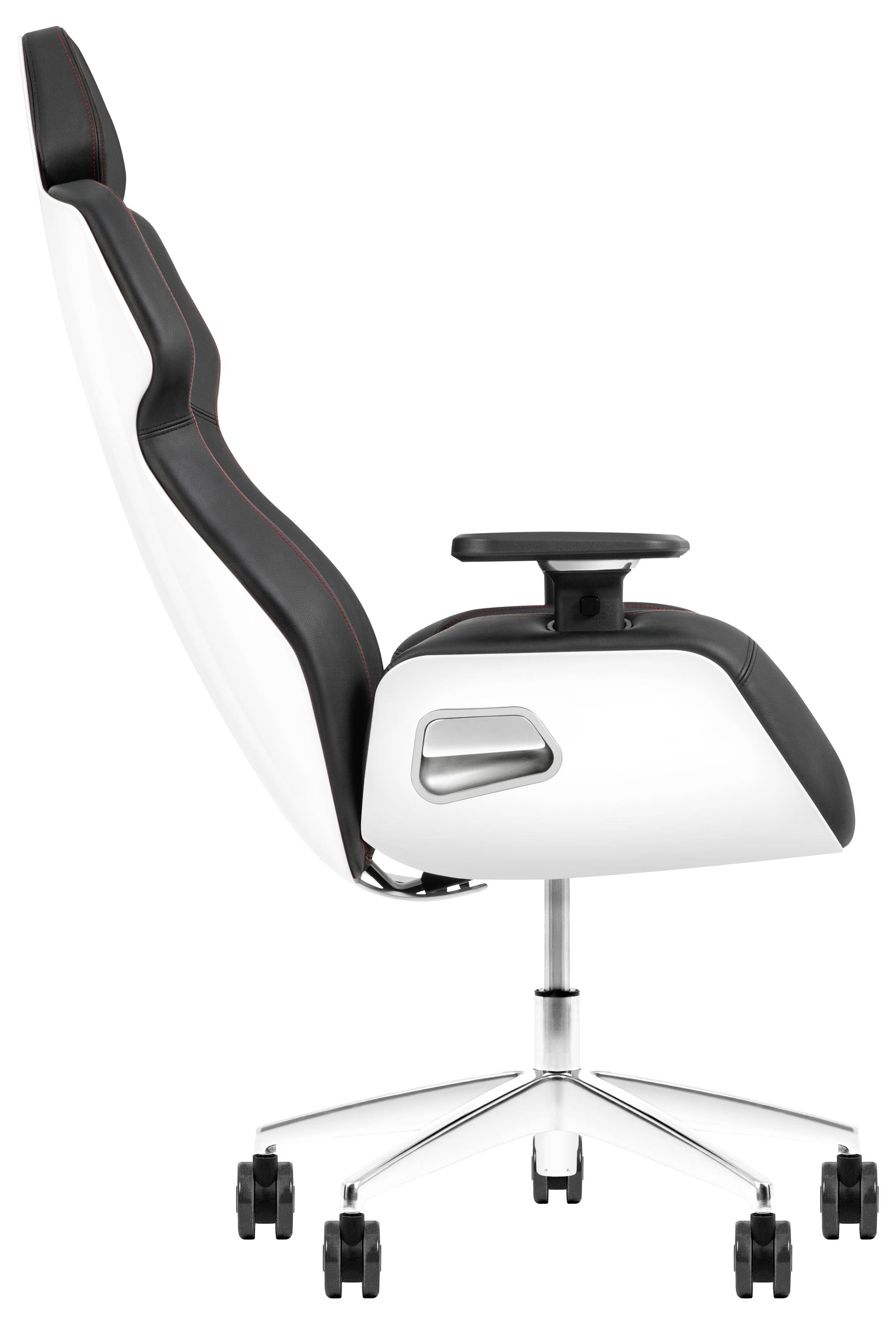 Ein moderner, weißer und schwarzer Bürostuhl mit Drehfunktion, hoher Rückenlehne, verstellbaren Armlehnen und Rollen, von der Seite betrachtet.