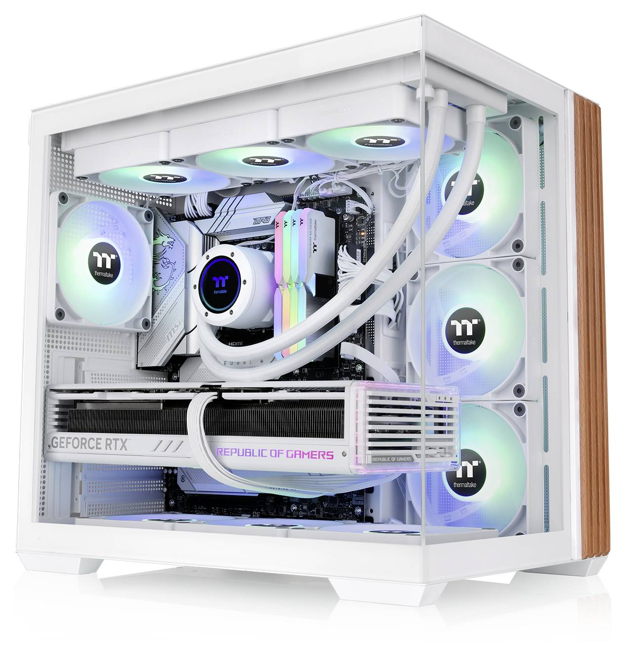 Ein individuell zusammengestellter Gaming-PC mit RGB-Beleuchtung, ausgestattet mit einer Grafikkarte der 'Republic of Gamers' und Thermaltake-Komponenten in einem weißen Gehäuse.