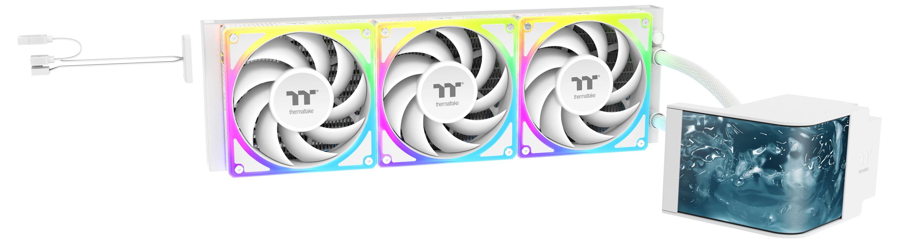 Ein weißer Flüssigkeitskühler für die CPU mit drei RGB-Lüftern, die an eine transparente Pumpen-/Reservoireinheit angeschlossen sind und mit blauer Flüssigkeit gefüllt ist, die einen Kühleffekt präsentiert.