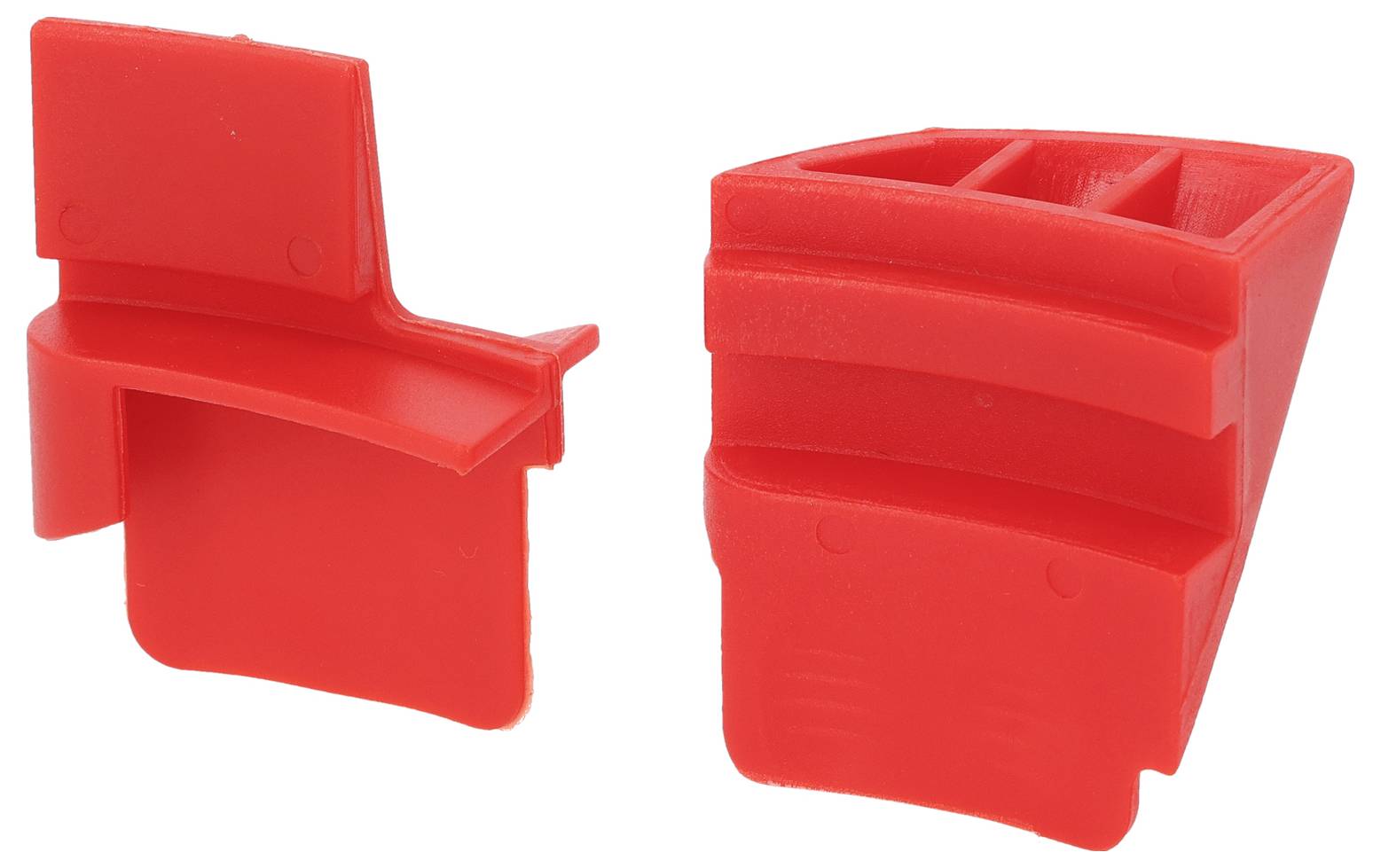 Zwei rote Plastikklammern, eine stehend, die andere auf der Seite liegend, konzipiert zum sicheren Festhalten oder zur Organisation von Kabeln oder kleinen Gegenständen.