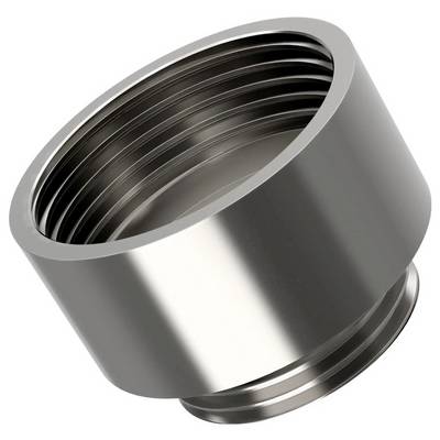Ein glänzender, zylindrischer Metallverbinder mit externen Gewinden an einem Ende und einer glatten Oberfläche, aus einem leicht schrägen Blickwinkel betrachtet.