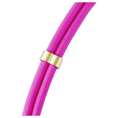 Helles rosafarbenes Kabel mit einem goldenen Band, das diagonal vor einem weißen Hintergrund positioniert ist.
