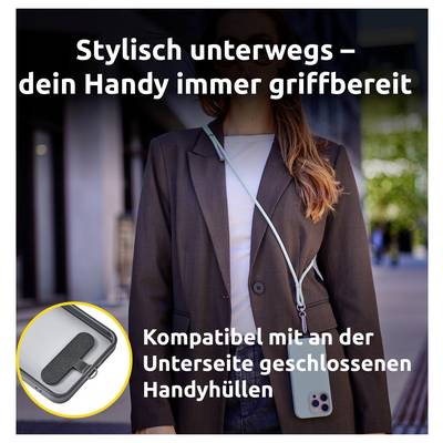 A person wearing a brown blazer is using a blue phone case with a strap. Text: 'Stylisch unterwegs – dein Handy immer griffbereit. Kompatibel mit an der Unterseite geschlossenen Handyhüllen.'