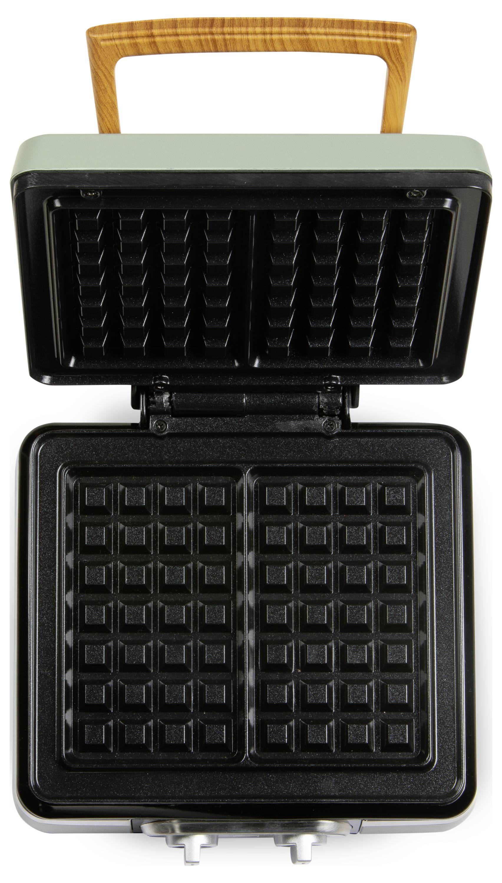 Draufsicht eines geöffneten Waffeleisens mit einem Holzgriff, das das Waffelgittermuster im Inneren zeigt.
