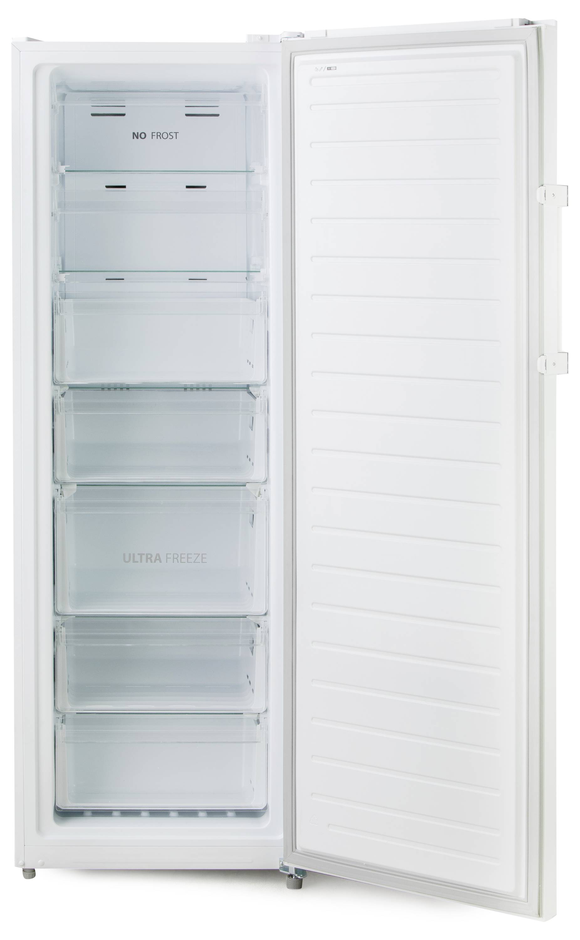 Ein offener, aufrechter Gefrierschrank mit mehreren transparenten Ablagen und Schubladen, die mit "No Frost" und "Ultra Freeze" beschriftet sind und einen geräumigen Stauraum zeigen.