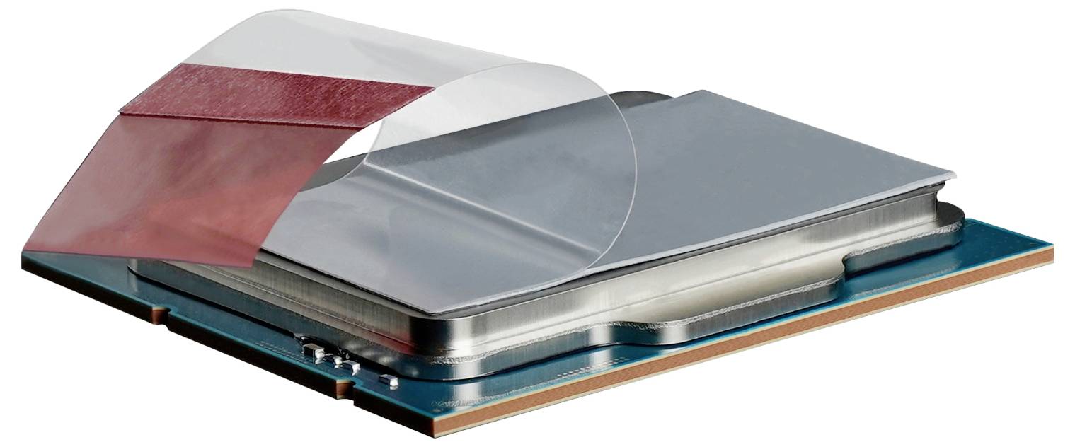 Ein Computerprozessor mit einem teilweise abgezogenen Schutzfilm, der die darunter liegende Metalloberfläche freilegt.