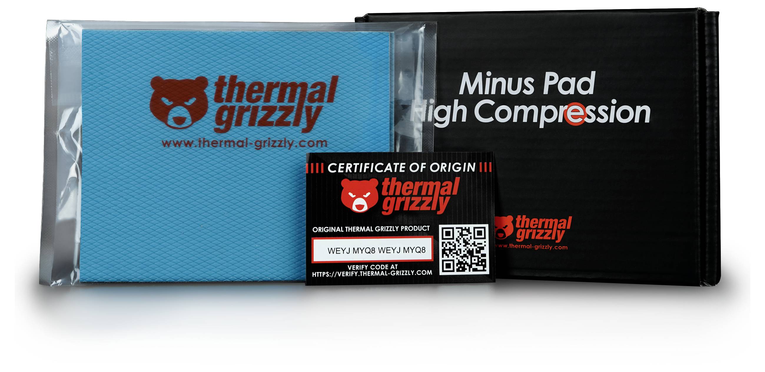 "Thermal Grizzly" Verpackung mit einem hochkomprimierten Wärmeleitpad und einem Herkunftszeugnis mit einer Produktcodenummer.