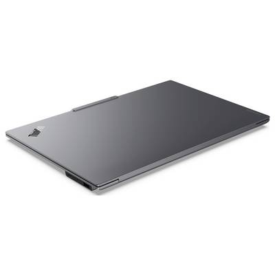 Ein geschlossener, schlanker Laptop in grau mit minimalistischem Design, auf dem in der oberen Ecke ein kleines Logo zu sehen ist. Der Laptop ist dünn und modern.