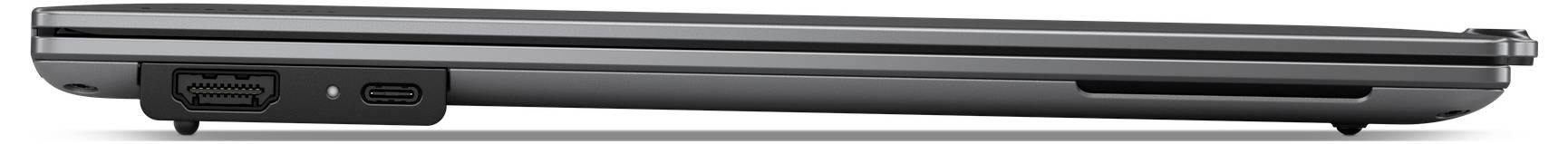 Ein geschlossener schwarzer Laptop von der Seite, der Anschlüsse auf der linken Seite und ein schlankes Design zeigt.