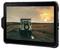 Ein robustes Tablet, das ein Foto eines Geländefahrzeugs auf einem felsigen Pfad bei Sonnenuntergang zeigt, symbolisiert Abenteuer und Widerstandsfähigkeit.