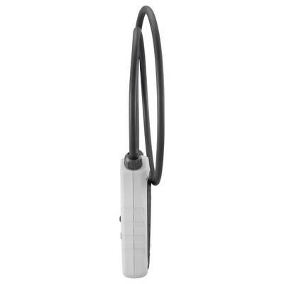 Ein grauer Kombinationsschloss mit einem flexiblen, schwarzen Kabel.