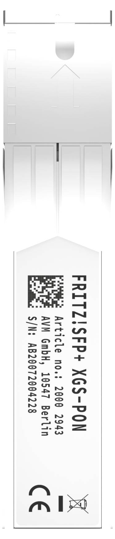 Ein „FRITZ!SFP XGS-PON" Modul mit Barcode und Produktdetails, die an seiner Seite gedruckt sind, einschließlich Modell-, Artikel- und Seriennummern.