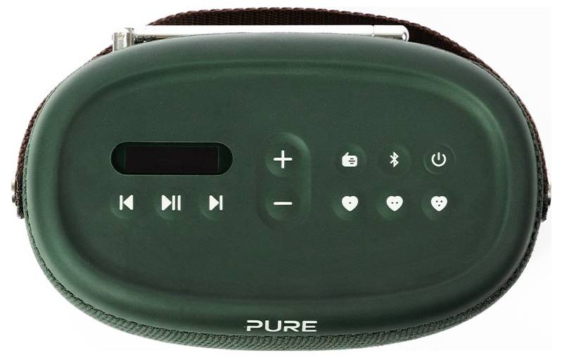 Ein dunkelgrüner tragbarer Bluetooth-Lautsprecher mit Tasten für Wiedergabe, Pause, Lautstärke, Bluetooth und Stromversorgung. Der Markenname 'PURE' ist sichtbar.