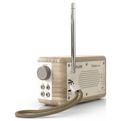 Ein kompaktes, hölzernes Vintage-Radio im Retro-Stil mit einer silbernen Antenne und vorderen Drehknöpfen für Abstimmung und Lautstärkeregelung, mit der Markenbezeichnung 'PURE Classic Mini'.