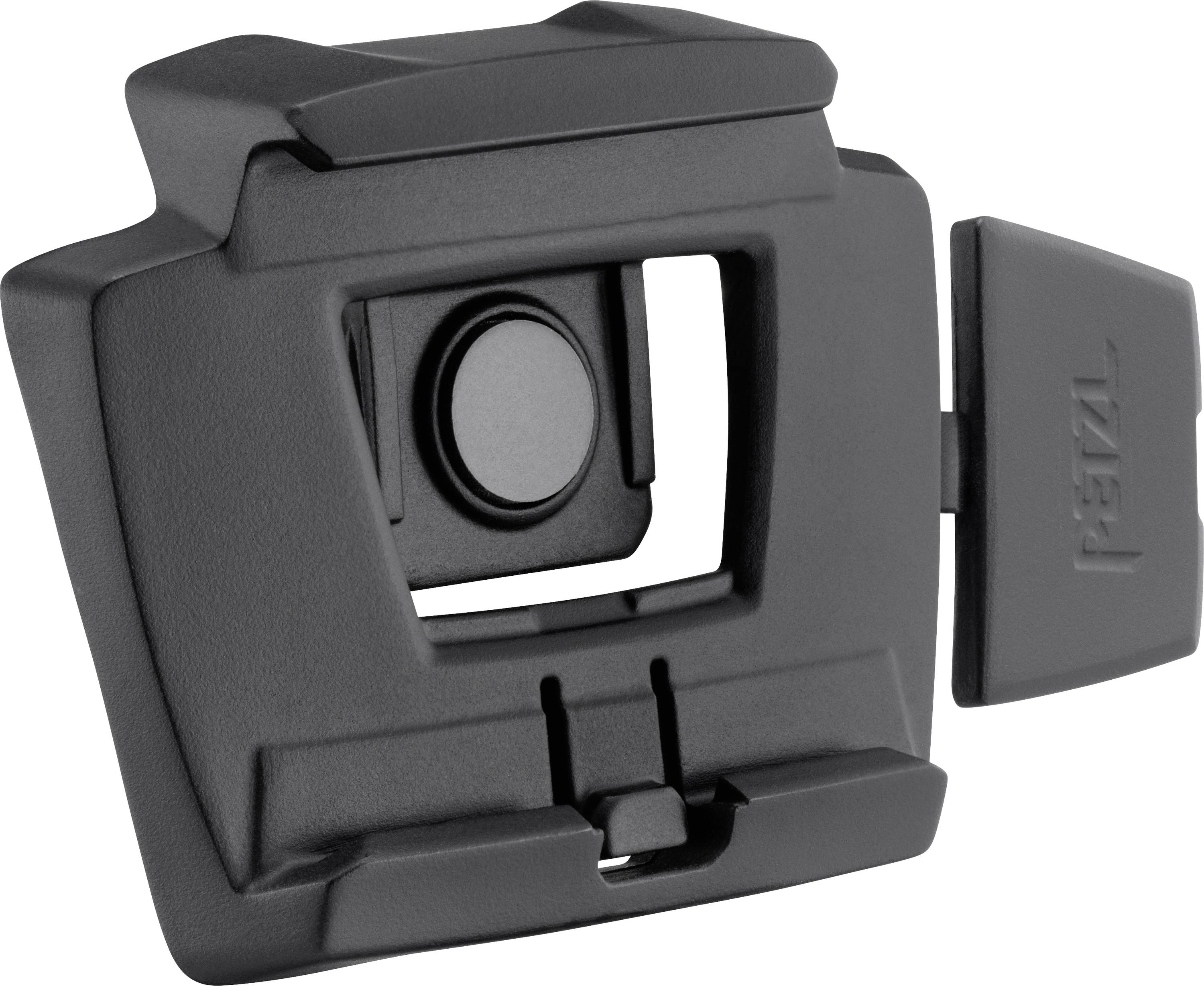 Ein schwarzer Helmhalterungsadapter zum Anbringen einer Stirnlampe, der einen zentralen kreisförmigen Knopf und eine abnehmbare Abdeckung an der Seite zeigt.