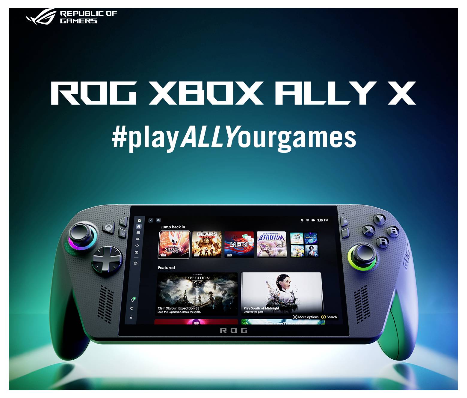 Tragbare Spielkonsole mit Controllern und Display, das eine Spielestore-Oberfläche zeigt. Text liest sich 'ROG Xbox Ally X' und '#spieleALLEDeinespiele'.