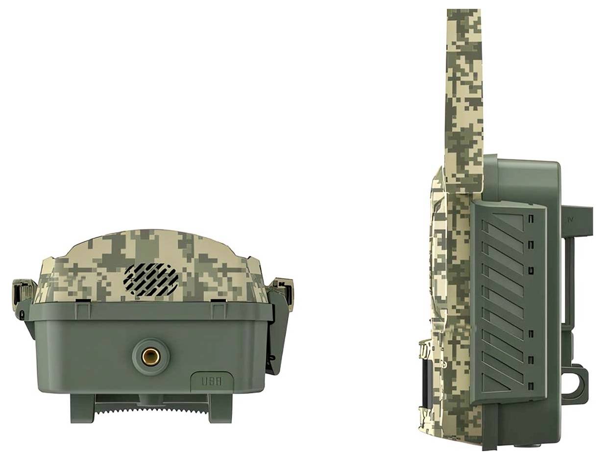 Ein mit Tarnmuster versehenes, tragbares Militärfunkgerät mit ausziehbarer Antenne wird aus zwei Perspektiven gezeigt: Vorder- und Seitenansicht.