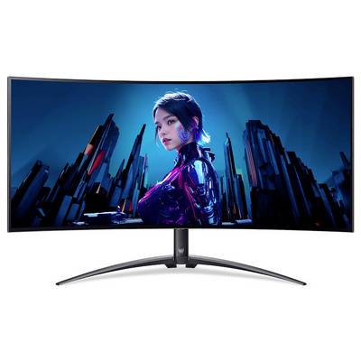Eine futuristische Videospielszene auf einem gekrümmten Monitor zeigt eine Figur in einem kybernetischen Anzug, umgeben von einer Stadtlandschaft mit hohen, dunklen Gebäuden.