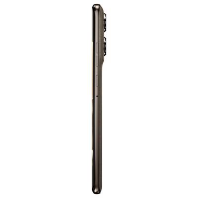 Seitenansicht eines eleganten, metallischen Smartphones mit sichtbaren Kameraobjektiven und Tasten an der rechten Kante.