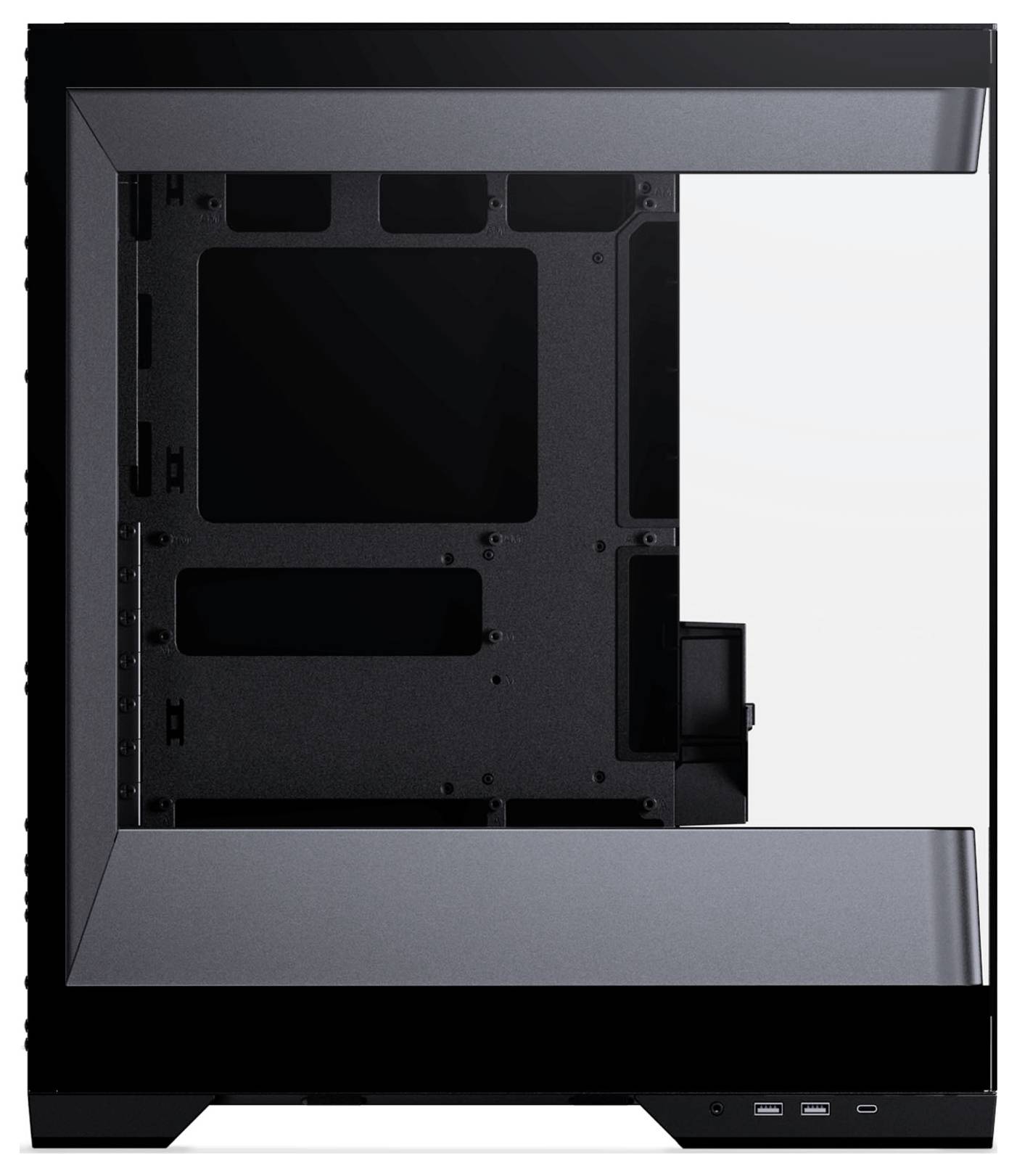 Ein schlanker, schwarzer Computergehäuse mit einem transparenten Seitenfenster, das den leeren Innenraum präsentiert, der für die Hardware-Installation vorgesehen ist.