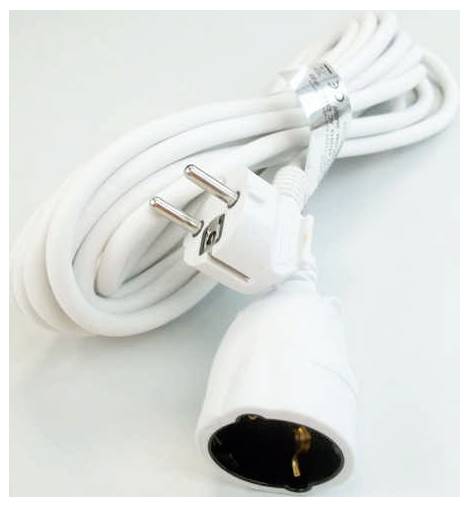 Eine aufgerollte weiße Stromverlängerung mit einem zweipinigen europäischen Stecker und einer Steckdose, die auf einer weißen Oberfläche platziert ist.