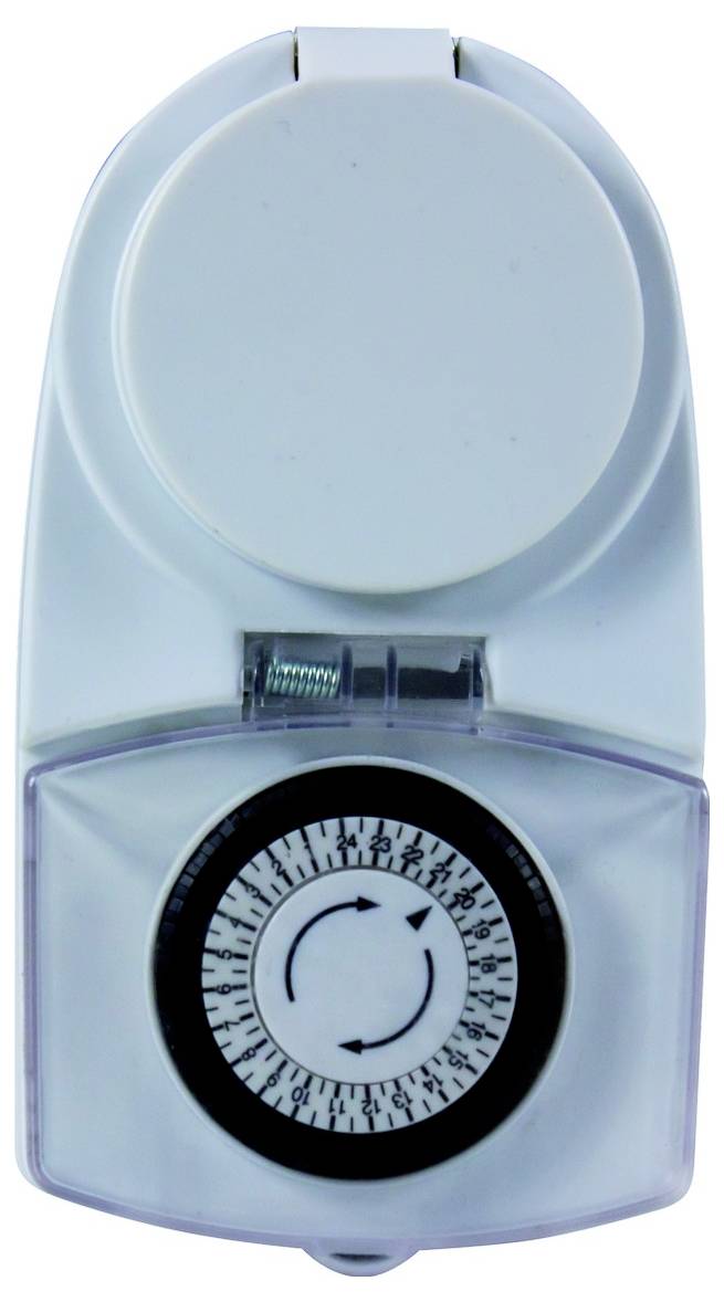 Ein weißer mechanischer Timer mit einer kreisförmigen Skala, die Zahlen und Pfeile zum Einstellen von Zeitintervallen zeigt.