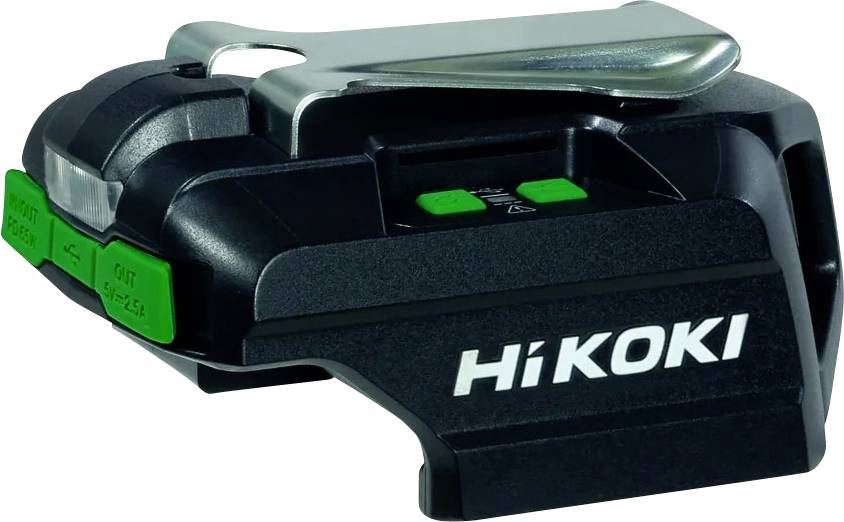 Ein schwarzes Hitachi-Ladegerät mit einer Metallklemme, ausgestattet mit grünen Einschalttasten und der Markenbezeichnung 'HiKOKI', entwickelt zum Aufladen von Akku-Werkzeugbatterien.