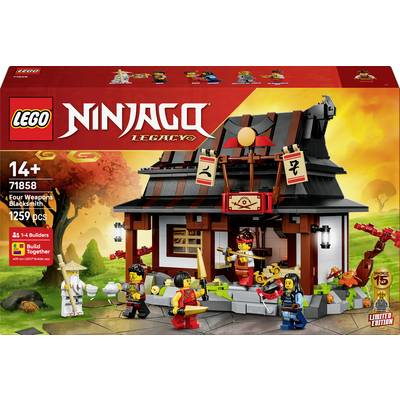 Ein LEGO Ninjago Set, ‚Schmiede der Vier Waffen', für Personen ab 14 Jahren, enthält 1259 Teile. Es zeigt ein japanisches Gebäude mit vier Minifiguren.