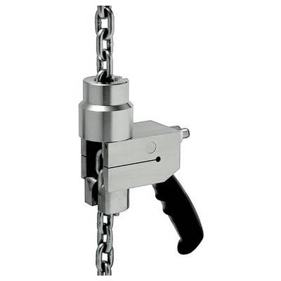 Ein tragbares Kettenschneidewerkzeug, das eine Metallkette umfasst, mit einem metallischen Gehäuse und einem schwarzen ergonomischen Griff, geeignet für industrielle Anwendungen.