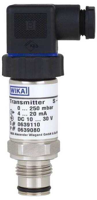 Ein Drucktransmitter mit Anschlussdetails am Gehäuse, der einen Messbereich von 0 bis 250 mbar und einen Ausgang von 4 bis 20 mA Gleichstrom bei 10 bis 30 V anzeigt.