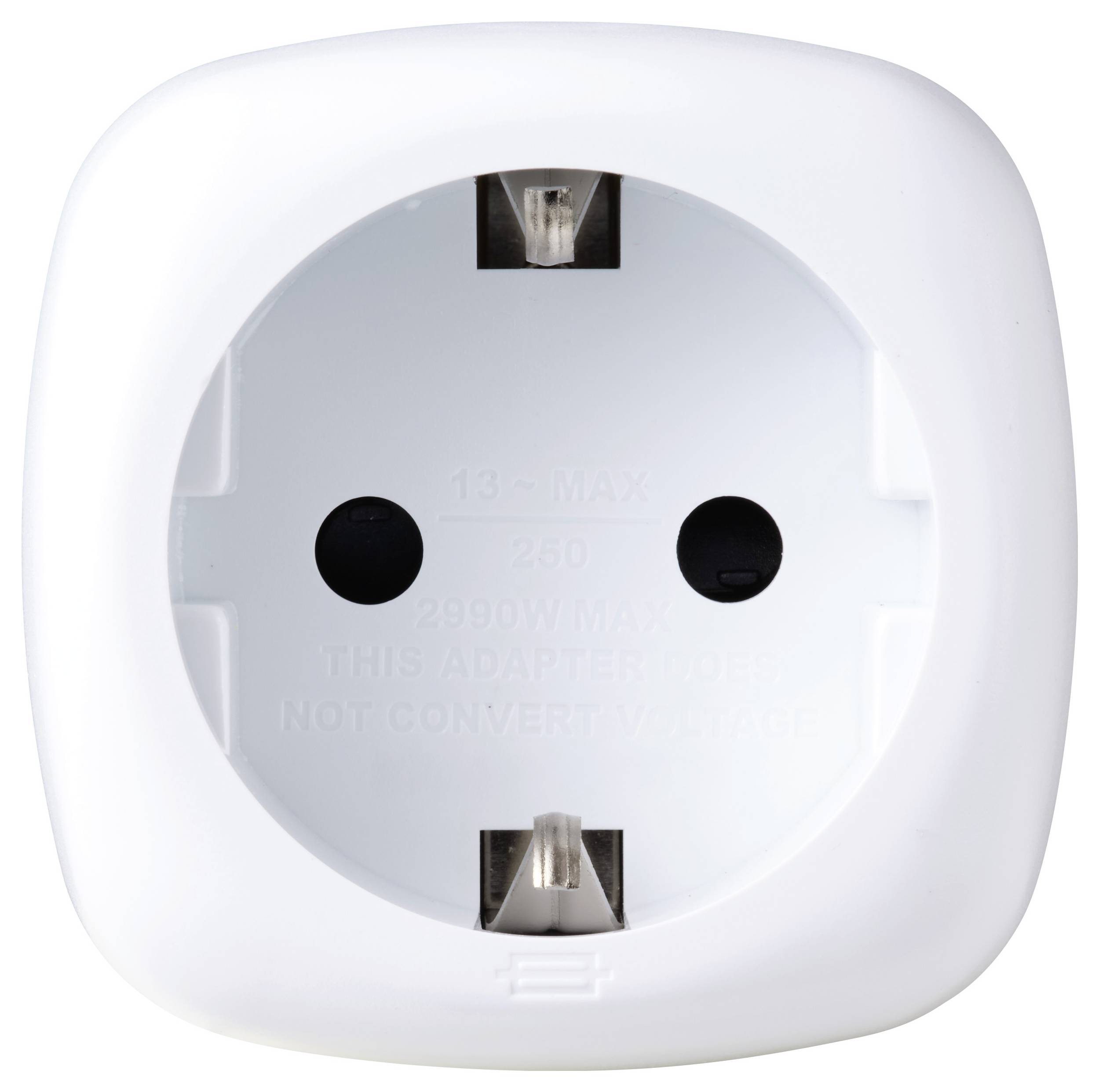 Ein weißer Netzsteckeradapter mit zwei runden Steckdosen, beschriftet mit „13A MAX, 250V, 2990W MAX, DIESER ADAPTER KONVERTIERT KEINE SPANNUNG".