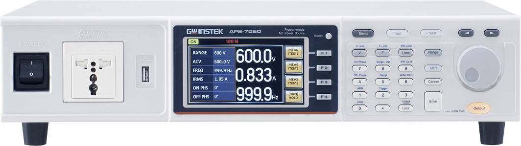 Elektronisches Prüfgerät mit einer digitalen Anzeige, die verschiedene Messwerte zeigt, sowie Bedienungstasten und Drehreglern für Leistungsmessungsoperationen.