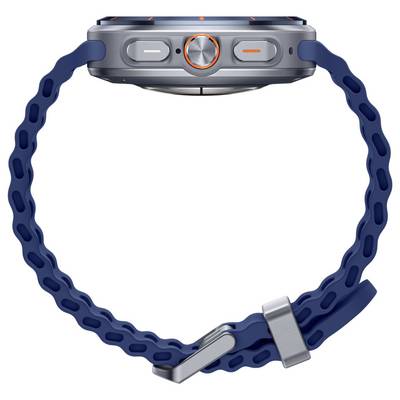 Eine Smartwatch mit einem blauen, robusten Armband, die Seitenansicht-Tasten und Drehknöpfe auf einem Metallrahmen präsentiert, der für Outdoor-Aktivitäten konzipiert ist.