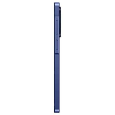 Seitenansicht eines blauen Smartphones mit zwei Lautstärketasten und einem hervorstehenden Kameramodul.