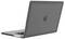 Ein offener Laptop mit matter schwarzer Oberfläche, von hinten gesehen. Das Apple-Logo ist auf dem Deckel sichtbar.