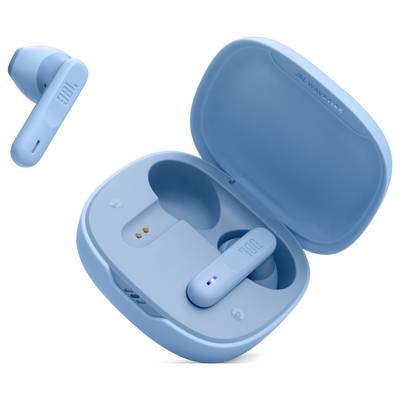 Blaue kabellose Ohrhörer mit Ladeetui; Ohrhörer hat Markenlogo; Etui hat zwei Einschubfächer und ist geöffnet; Etui zeigt ebenfalls Markenlogo.