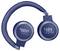 Blaue JBL kabellose Kopfhörer mit gepolsterten Ohrmuscheln und verstellbarem Bügel, mit Markenschriftzug auf jeder Ohrmuschel.