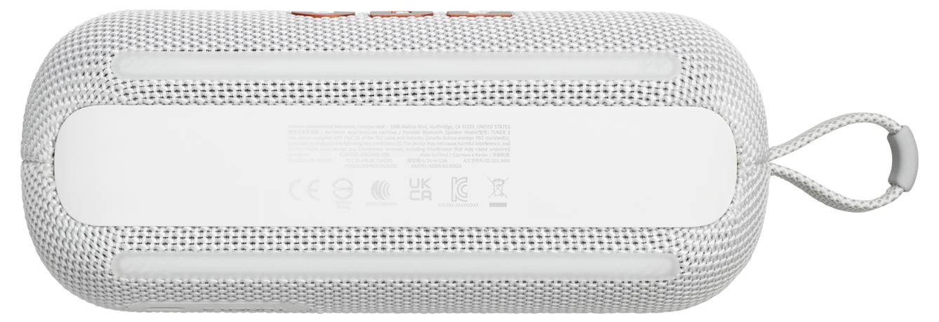 Ein tragbarer Lautsprecher mit Netzdesign, in einem hellen Grauton gefärbt, mit einer Tragschlaufe an einer Seite und Logos, die auf dem Boden aufgedruckt sind.