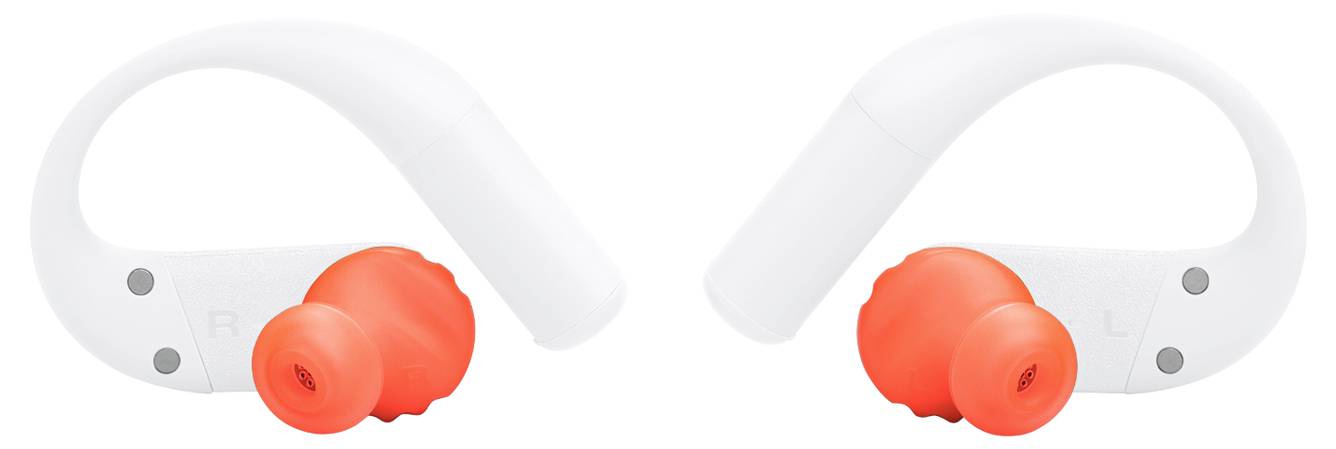 Zwei weiße und orange kabellose Ohrhörer mit Ohrbügeln, die sich einander gegenüber befinden und für einen sicheren Halt während körperlicher Aktivitäten konzipiert sind.