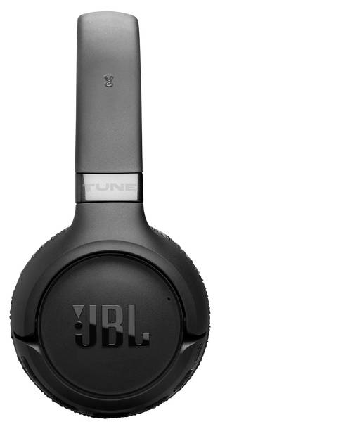 Ein schwarzer JBL-Over-Ear-Kopfhörer mit glatter Oberfläche, von der Seite fotografiert, wobei das Markenlogo hervorgehoben wird.