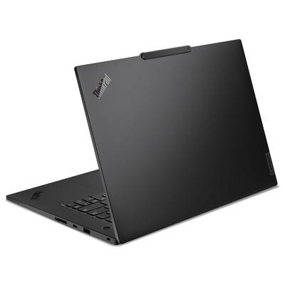Ein schwarzer Laptop, halb geöffnet, der das ThinkPad-Logo auf dem Deckel zeigt. Er ist in einem Winkel positioniert, wobei Tastatur und Anschlüsse sichtbar sind.